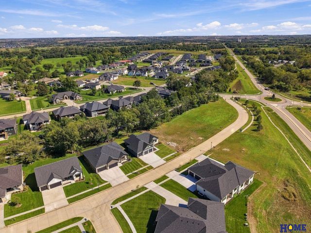 9210 Triana Lane, Lincoln, NE 68510