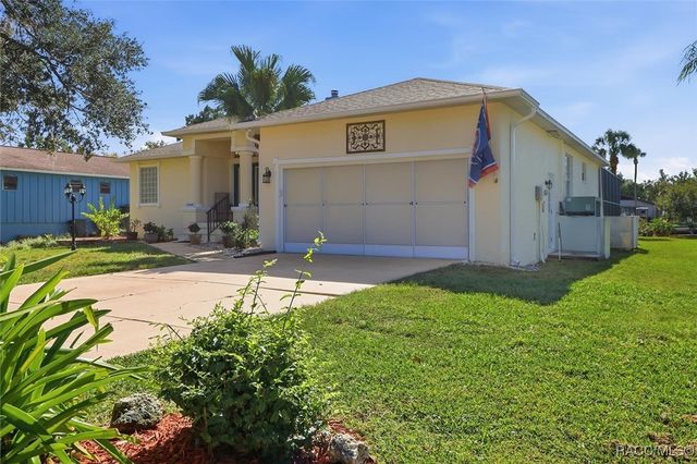 11440 W Waterway Drive, Homosassa, FL 34448