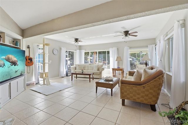 11440 W Waterway Drive, Homosassa, FL 34448