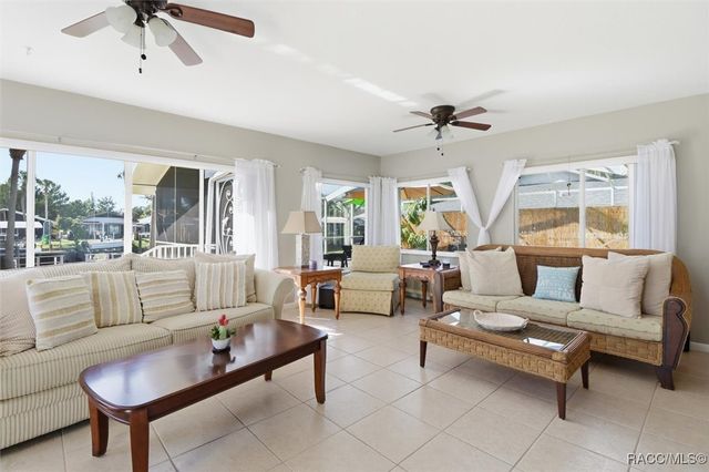 11440 W Waterway Drive, Homosassa, FL 34448