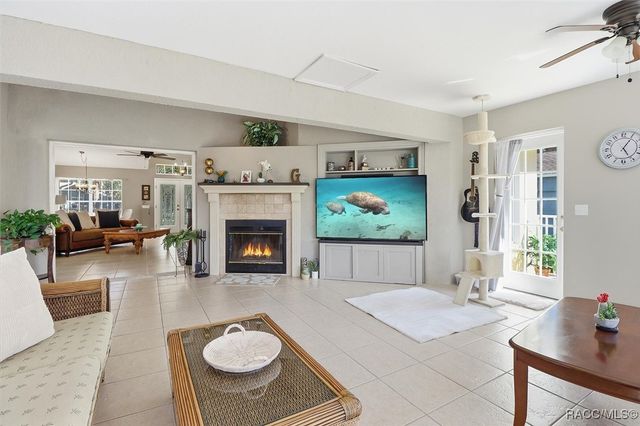 11440 W Waterway Drive, Homosassa, FL 34448