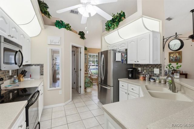 11440 W Waterway Drive, Homosassa, FL 34448