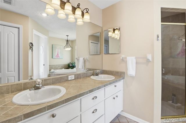 11440 W Waterway Drive, Homosassa, FL 34448