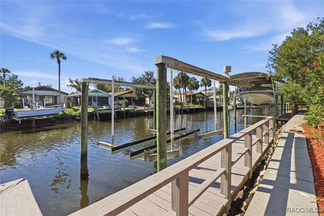 11440 W Waterway Drive, Homosassa, FL 34448