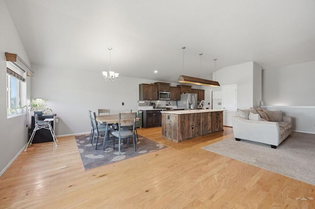 1073 W Mescalero Dr, Pueblo, CO 81007