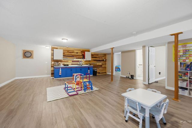 1073 W Mescalero Dr, Pueblo, CO 81007