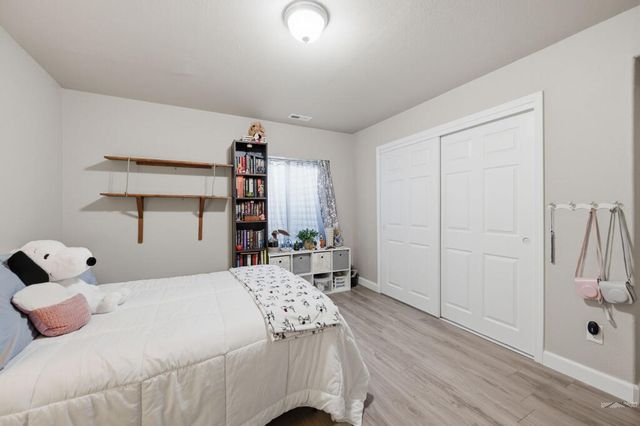 1073 W Mescalero Dr, Pueblo, CO 81007