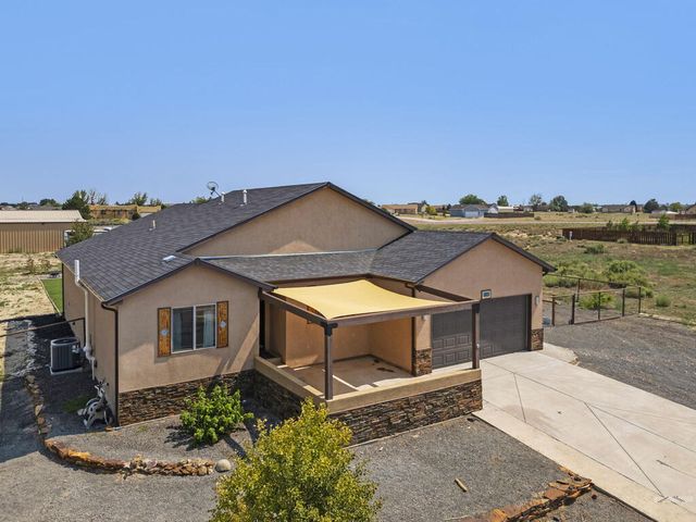 1073 W Mescalero Dr, Pueblo, CO 81007