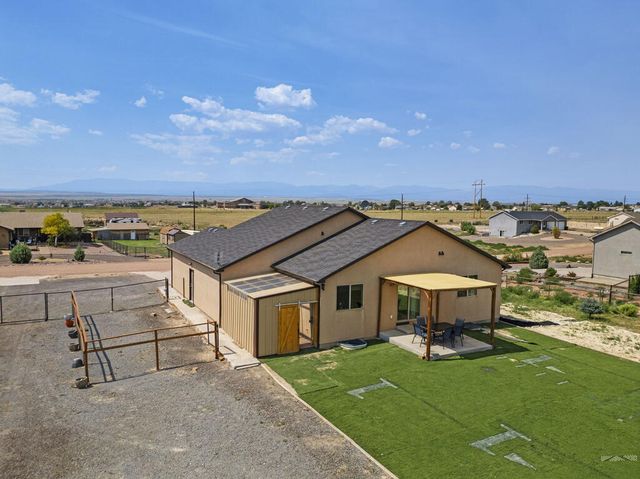 1073 W Mescalero Dr, Pueblo, CO 81007