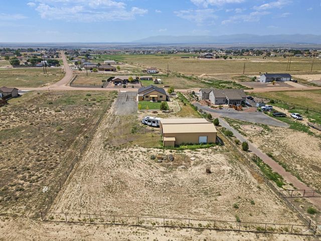 1073 W Mescalero Dr, Pueblo, CO 81007