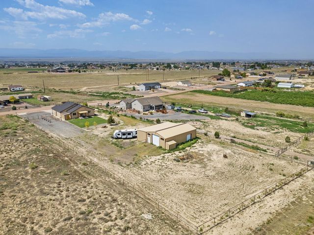 1073 W Mescalero Dr, Pueblo, CO 81007