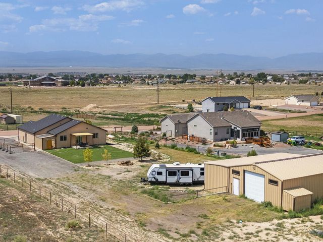 1073 W Mescalero Dr, Pueblo, CO 81007