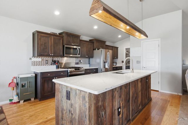 1073 W Mescalero Dr, Pueblo, CO 81007