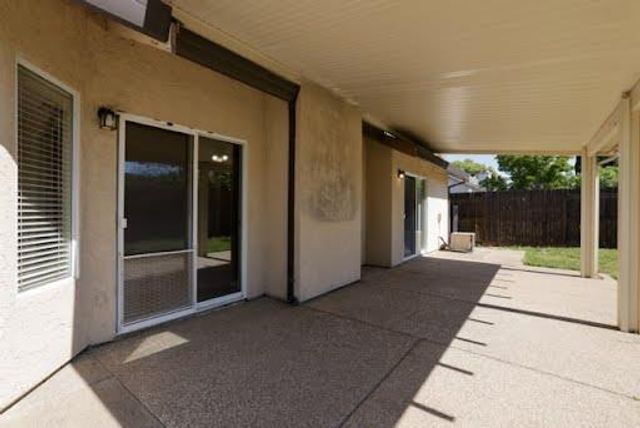 8724 Kentshire Way, Sacramento, CA 95828