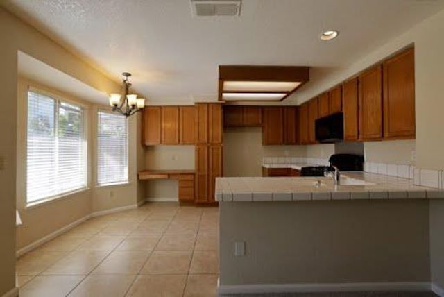 8724 Kentshire Way, Sacramento, CA 95828