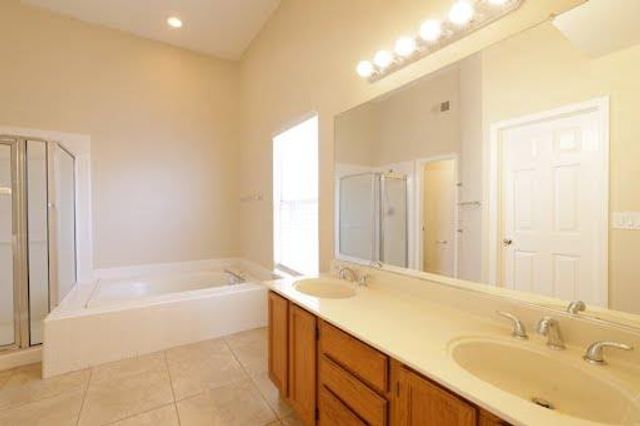 8724 Kentshire Way, Sacramento, CA 95828