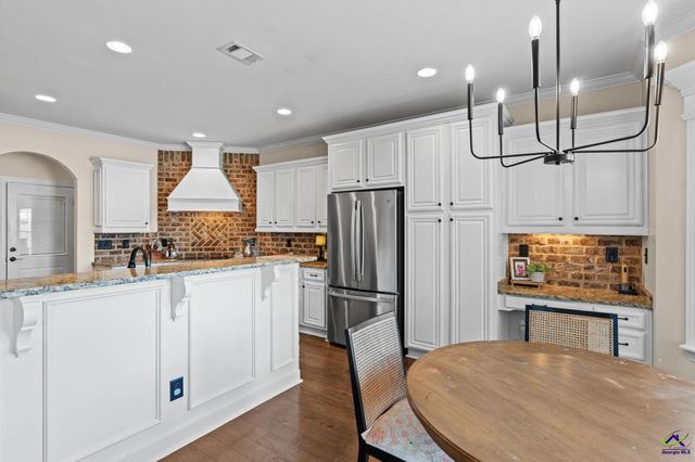 1008 Chattahoochee Drive, Bonaire, GA 31005