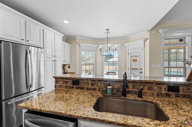 1008 Chattahoochee Drive, Bonaire, GA 31005