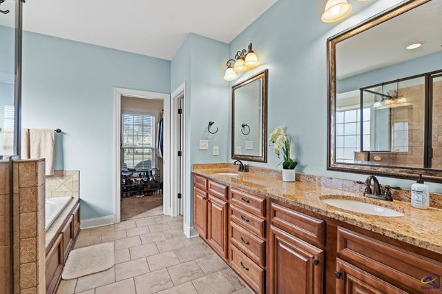 1008 Chattahoochee Drive, Bonaire, GA 31005