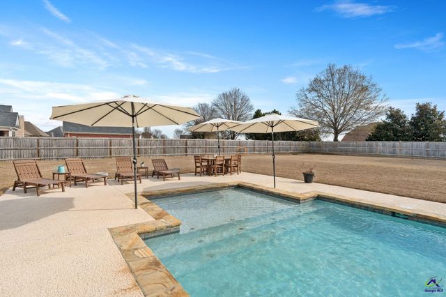 1008 Chattahoochee Drive, Bonaire, GA 31005