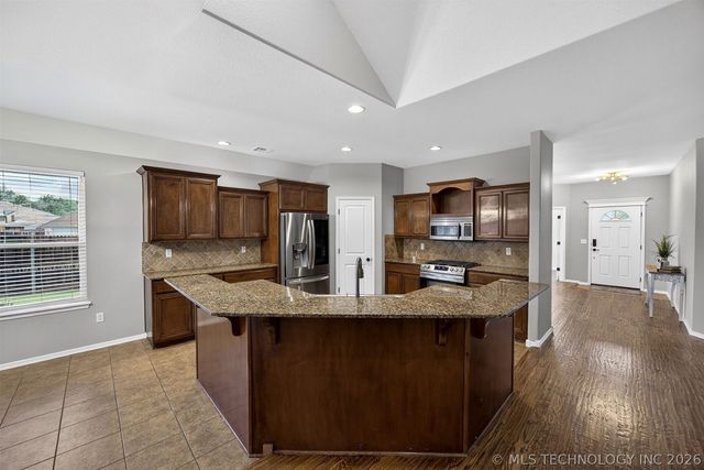 9101 N 153rd Court E, Owasso, OK 74055