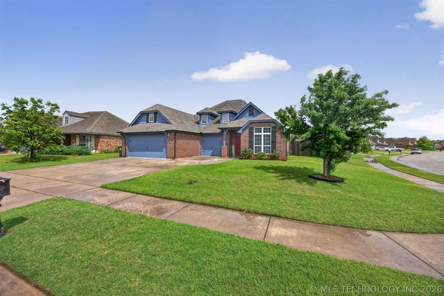 9101 N 153rd Court E, Owasso, OK 74055