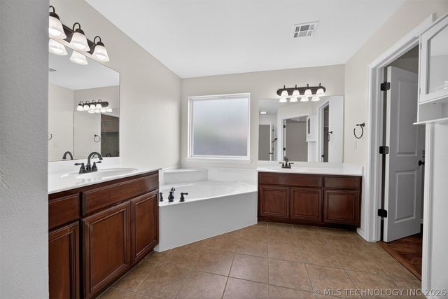 9101 N 153rd Court E, Owasso, OK 74055