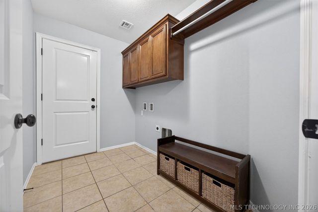 9101 N 153rd Court E, Owasso, OK 74055