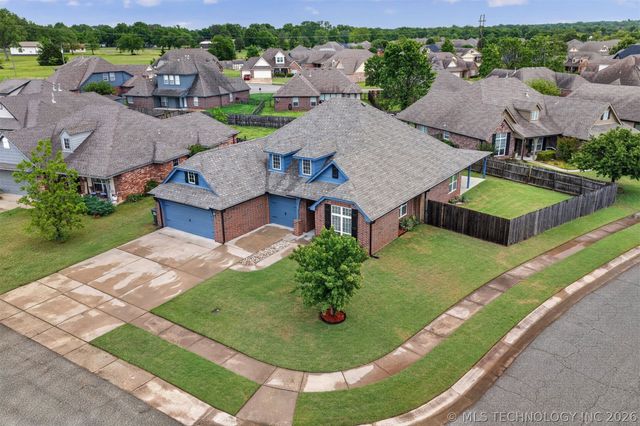 9101 N 153rd Court E, Owasso, OK 74055