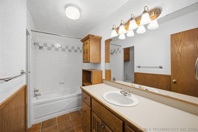 3348 Hardy Springs, Mcalester, OK 74501