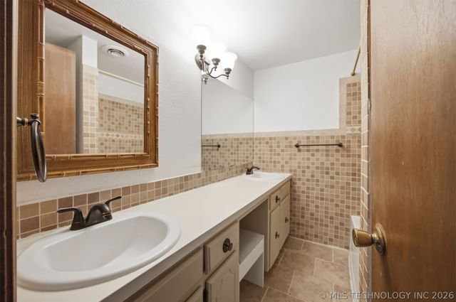 3348 Hardy Springs, Mcalester, OK 74501