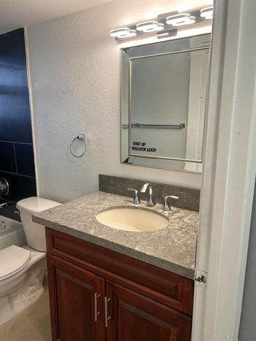 1661 E Balfour Point Drive E, West Palm Beach, FL 33411