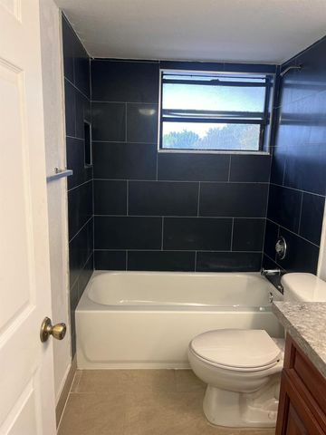 1661 E Balfour Point Drive E, West Palm Beach, FL 33411