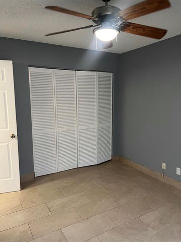1661 E Balfour Point Drive E, West Palm Beach, FL 33411