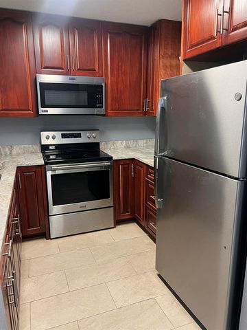 1661 E Balfour Point Drive E, West Palm Beach, FL 33411