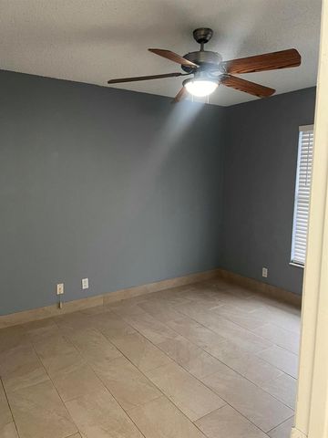 1661 E Balfour Point Drive E, West Palm Beach, FL 33411