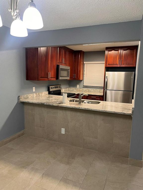 1661 E Balfour Point Drive E, West Palm Beach, FL 33411