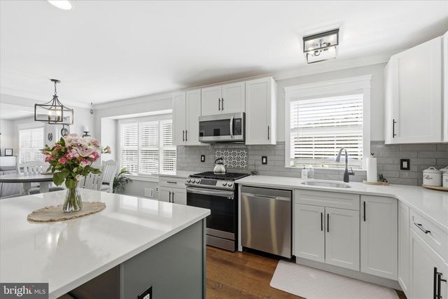 176 WARREN GROVE RD, Barnegat, NJ 08005