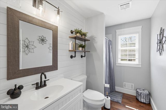 176 WARREN GROVE RD, Barnegat, NJ 08005