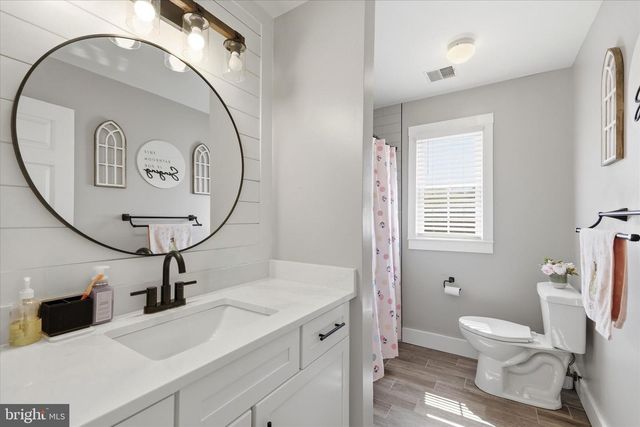 176 WARREN GROVE RD, Barnegat, NJ 08005