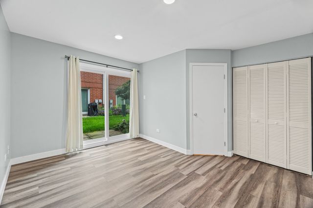 1835 W Oakdale Avenue C, Chicago, IL 60657