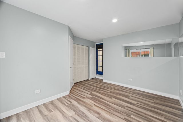 1835 W Oakdale Avenue C, Chicago, IL 60657