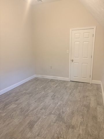 86 Maple Street 1, Waltham, MA 02453
