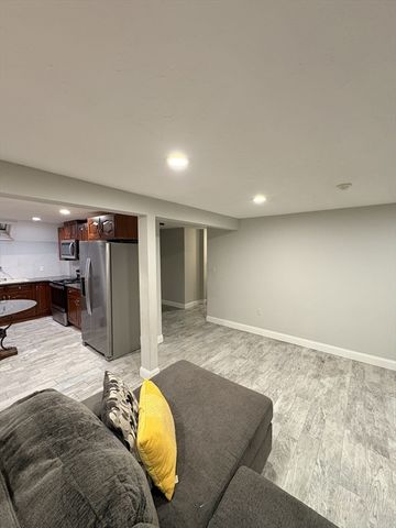 86 Maple Street 1, Waltham, MA 02453