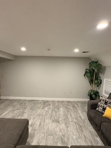 86 Maple Street 1, Waltham, MA 02453