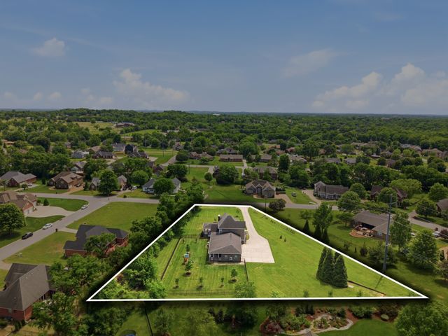 239 Grandview Cir, Gallatin, TN 37066