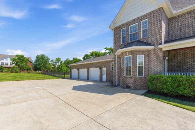 239 Grandview Cir, Gallatin, TN 37066
