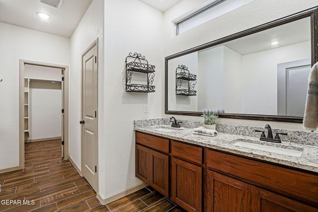 841 MAGNOLIA PARK Street, Santa Teresa, NM 88008