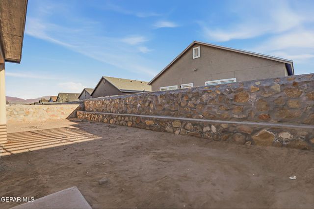 841 MAGNOLIA PARK Street, Santa Teresa, NM 88008
