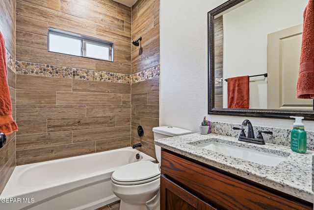 841 MAGNOLIA PARK Street, Santa Teresa, NM 88008